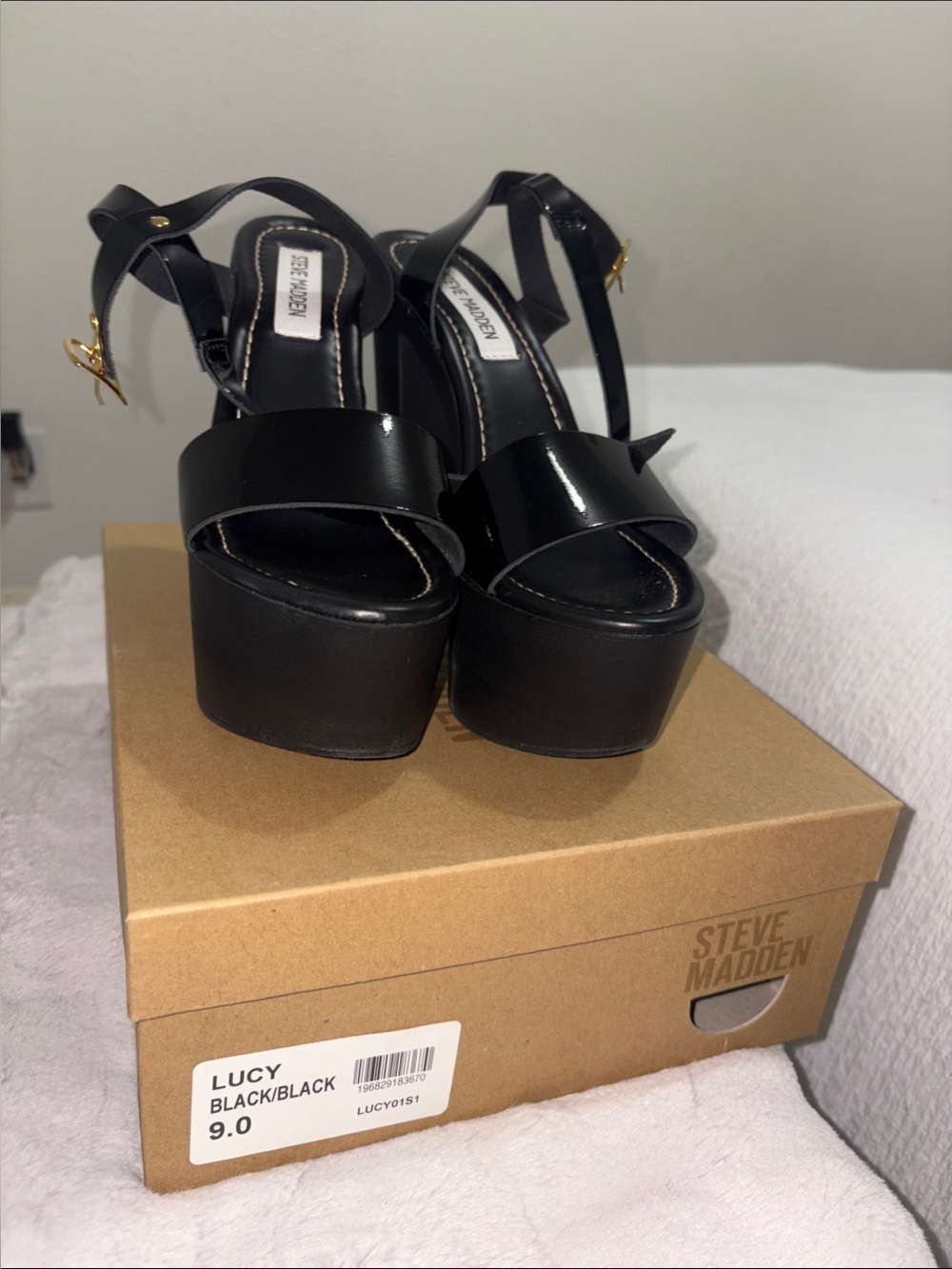 Steve Madden Lucy Platform Sandal in Black Patent